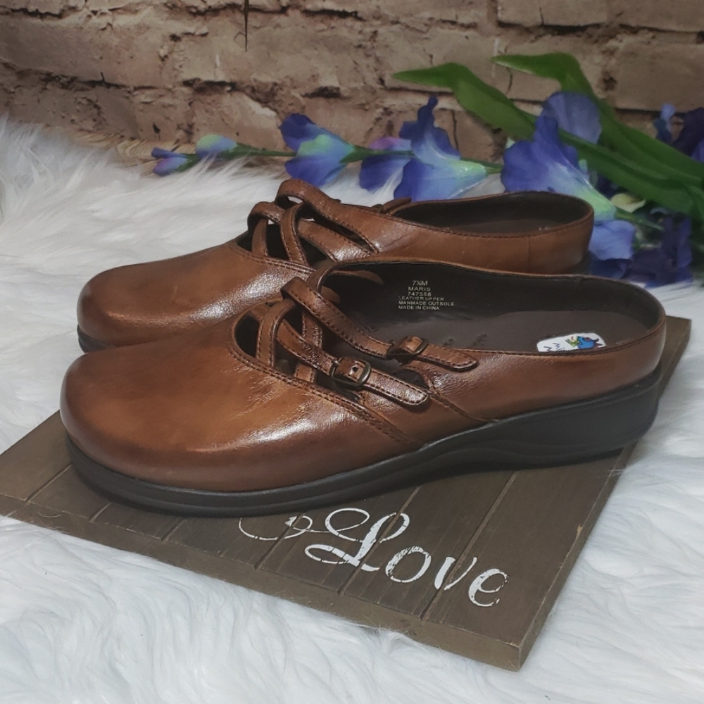 Michel Maris Slip On